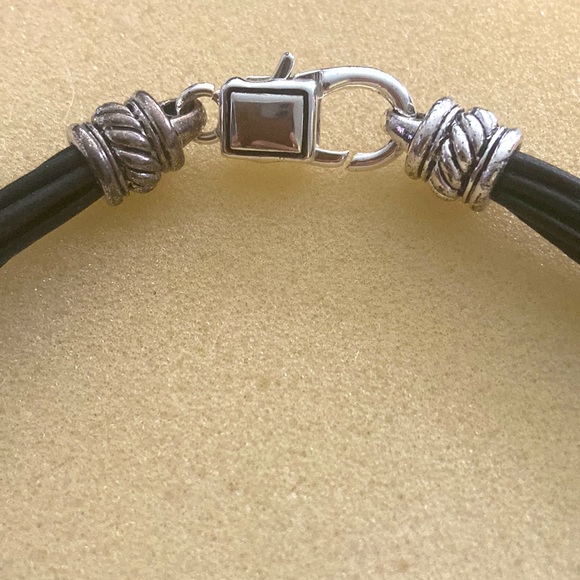 Corded necklace with silver tone piece - Picture 4 of 8